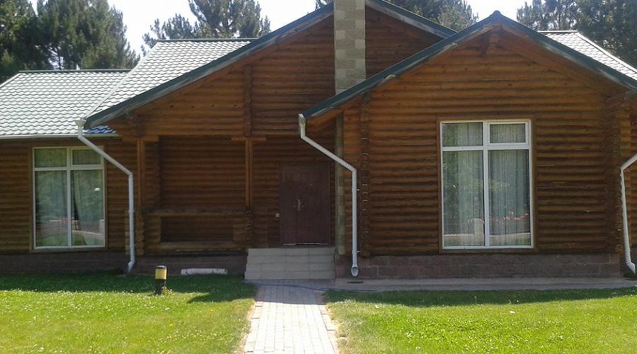 Деревянные срубы  и коттеджи частного сектора